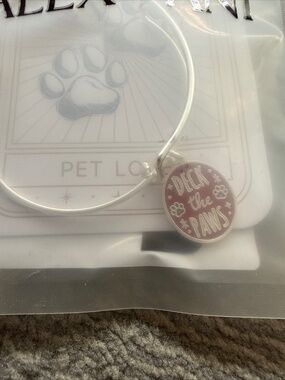 NEW! Alex and Ani Deck the Paws Bracelet Finish Silver Christmas Holiday